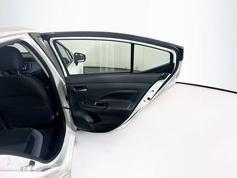 Used 2025 Nissan Versa SV FWD image 28
