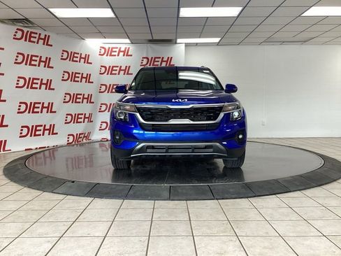 Used 2022 Kia Seltos EX AWD/4WD image 2