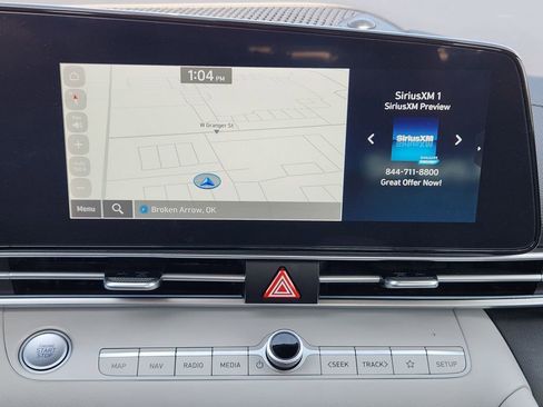 Used 2024 Hyundai Elantra Limited image 22