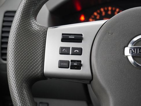 Used 2015 Nissan Frontier SV image 15