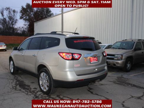 Used 2015 Chevrolet Traverse LT w/ Style and Technology Package image 6