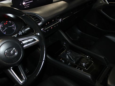 Used 2019 MAZDA MAZDA3 Sedan w/ Preferred Package FWD image 17
