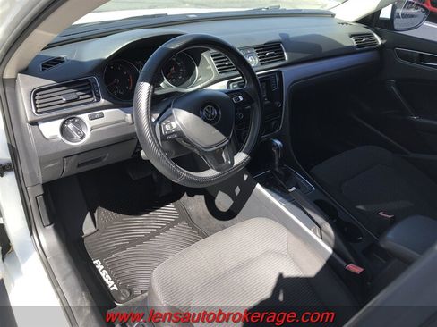 Used 2017 Volkswagen Passat 1.8T S FWD image 10