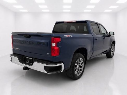 Used 2022 Chevrolet Silverado 1500 LT AWD/4WD image 5