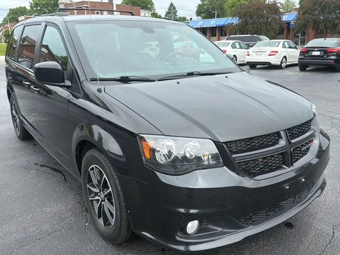 Used 2019 Dodge Grand Caravan GT FWD image 3