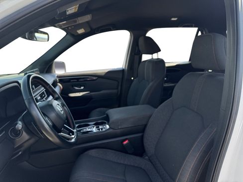 Used 2023 Honda Pilot Sport image 9