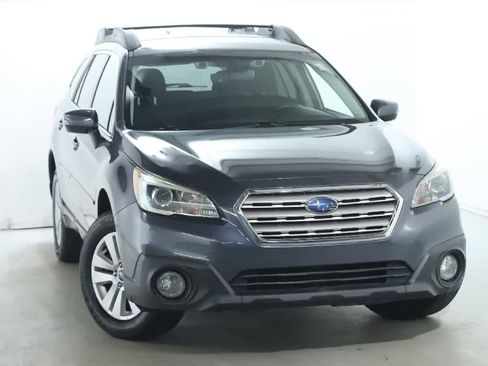 Used 2017 Subaru Outback 2.5i Premium image 2