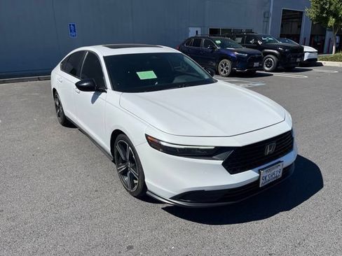 Used 2024 Honda Accord Sport image 3