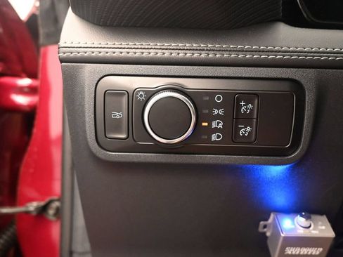 Used 2025 Ford Mustang GT Premium RWD image 33