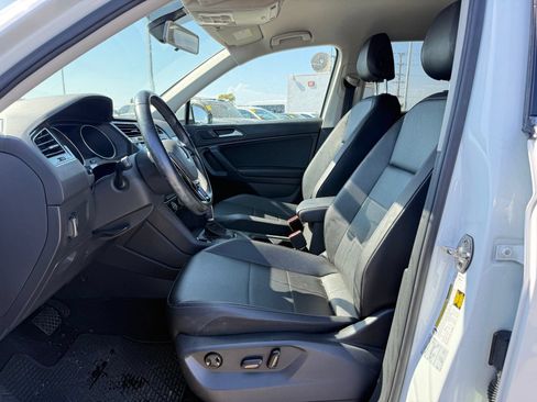 Used 2019 Volkswagen Tiguan SE FWD image 5