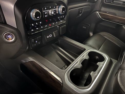 Used 2019 GMC Sierra 1500 SLT w/ SLT Premium Plus Package RWD image 55