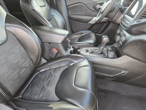 Used 2022 Jeep Cherokee Latitude image 9