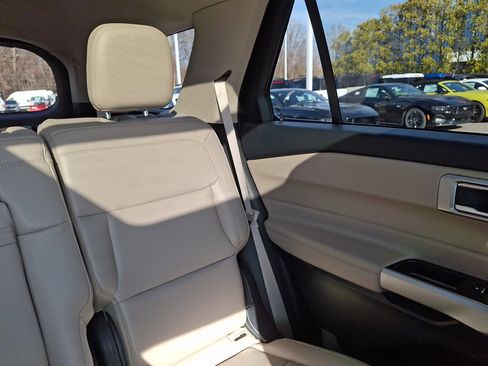 Certified 2024 Ford Explorer XLT w/ Equipment Group 202A image 20