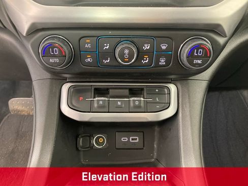 Used 2023 GMC Acadia SLE w/ Elevation Edition AWD/4WD image 8