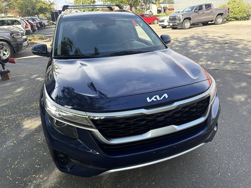 Used 2022 Kia Seltos EX AWD/4WD image 12