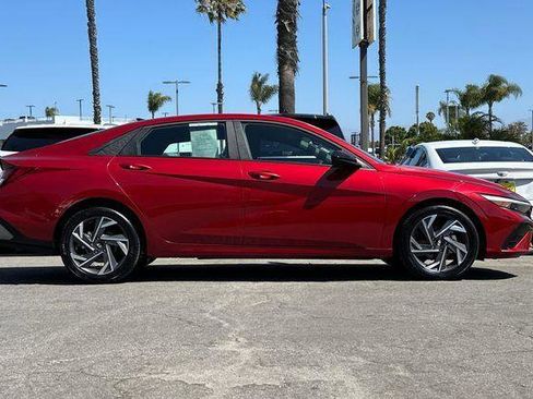 Certified 2025 Hyundai Elantra Sport image 3