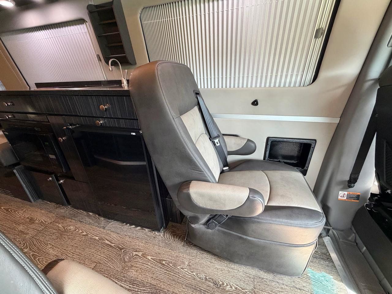 Used 2017 Mercedes-Benz Sprinter 3500 image 79