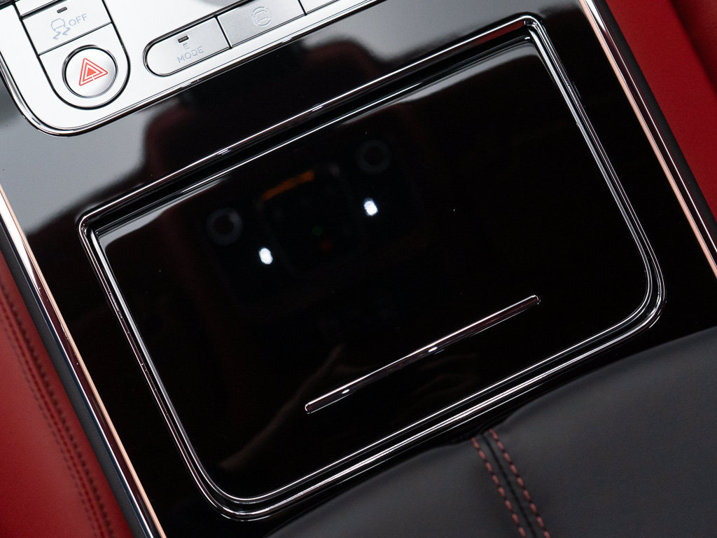 Certified 2025 Bentley Flying Spur Plug-In Hybrid AWD/4WD image 32