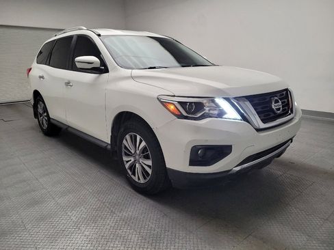 Used 2019 Nissan Pathfinder SV image 13