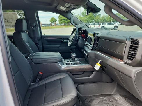 New 2026 GMC Sierra 1500 SLT w/ SLT Premium Package image 8