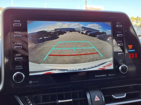 Used 2022 Toyota C-HR Limited image 5