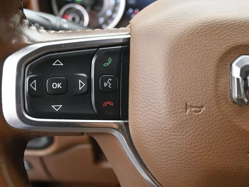 Used 2019 RAM 1500 Laramie AWD/4WD image 2
