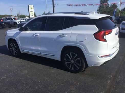 Used 2018 GMC Terrain Denali w/ GMC Pro Grade Package AWD/4WD image 3