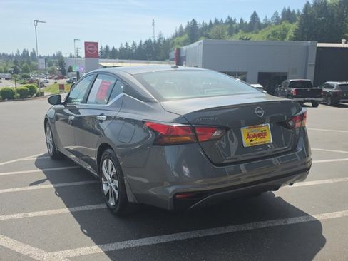 Certified 2025 Nissan Altima 2.5 S FWD image 3