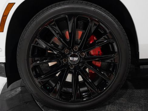 Used 2025 Cadillac Escalade V w/ LPO, ONYX Package AWD/4WD image 28