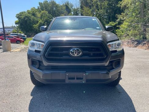 Used 2022 Toyota Tacoma SR w/ SR Convenience Package RWD image 8