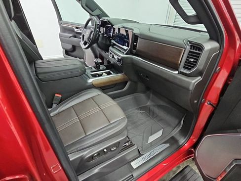 Used 2025 Chevrolet Silverado 1500 High Country AWD/4WD image 41