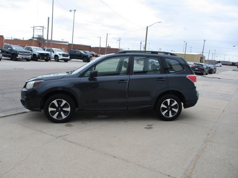 Used 2018 Subaru Forester 2.5i w/ Alloy Wheel Package AWD/4WD image 4