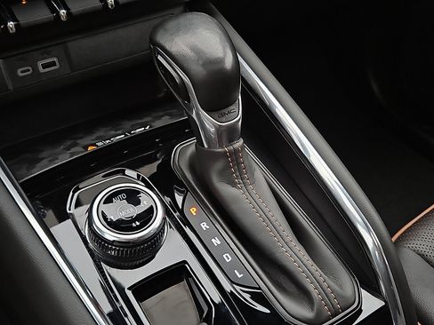 Certified 2024 GMC Canyon AT4 w/ AT4 Premium Package image 15