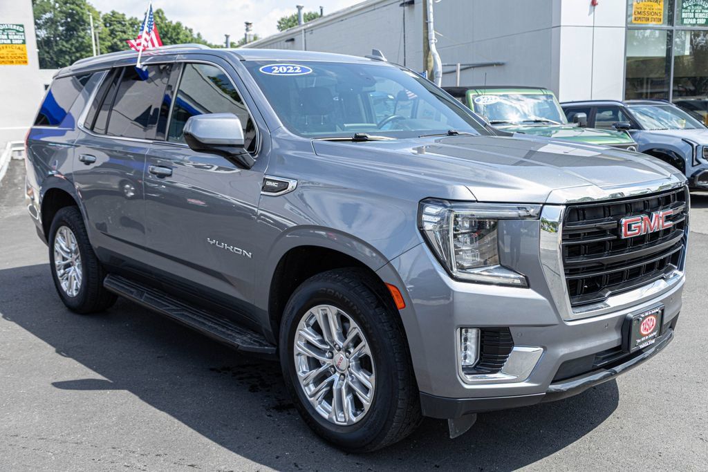 Used 2022 GMC Yukon SLE w/ Gmc Pro Safety Plus Package AWD/4WD image 8
