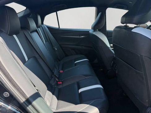 Used 2025 Toyota Camry SE FWD image 12