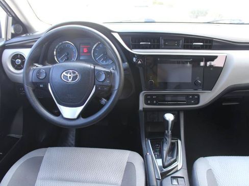 Used 2017 Toyota Corolla LE w/ Carpet Mat Package (TMS) FWD image 20