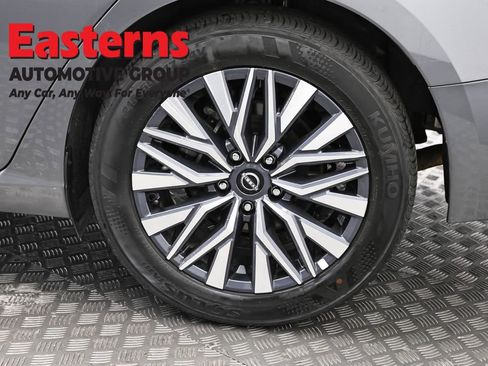 Used 2025 Nissan Altima 2.5 SV FWD image 33