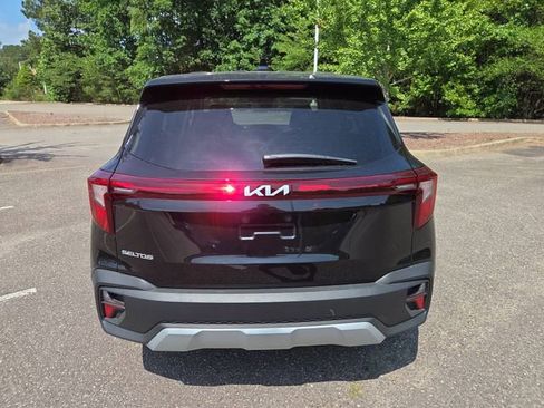 Used 2026 Kia Seltos LX FWD image 4