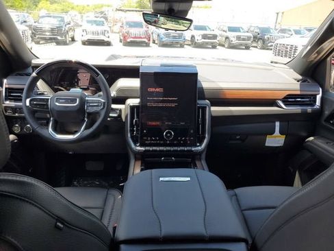 New 2026 GMC Yukon Denali w/ Denali Reserve Package AWD/4WD image 12