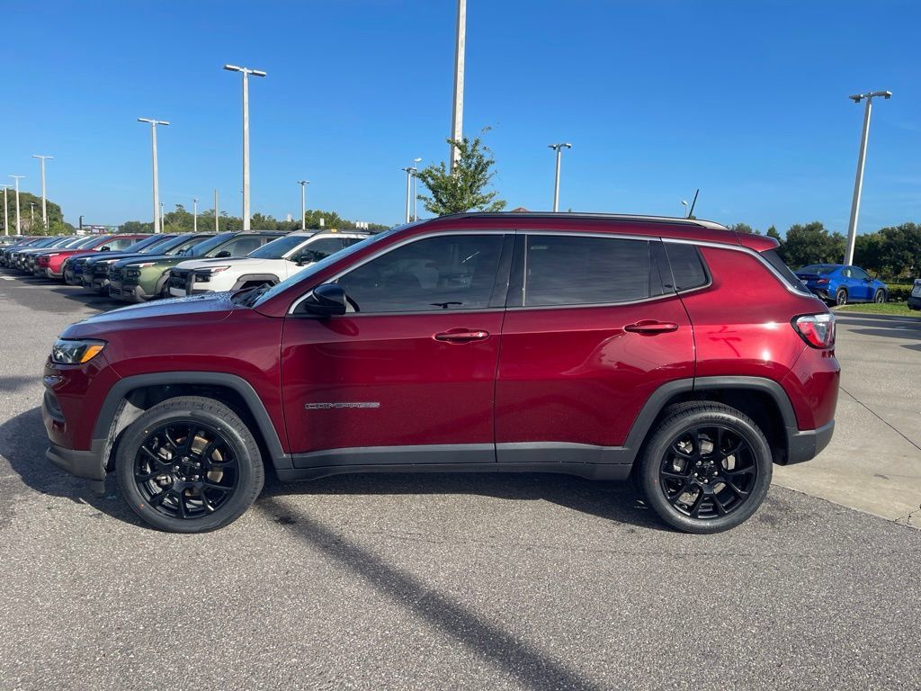 Used 2022 Jeep Compass Latitude AWD/4WD image 7