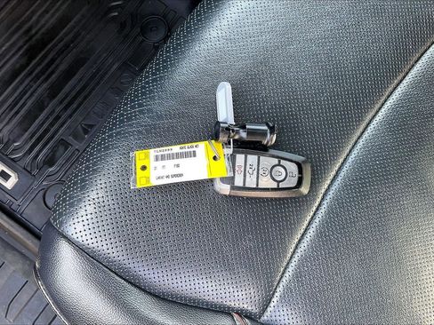 Used 2021 Ford F150 Lariat AWD/4WD image 35