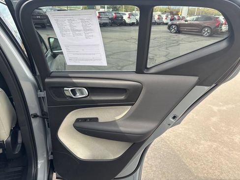 Certified 2024 Volvo XC40 B5 Plus w/ Climate Package AWD/4WD image 46