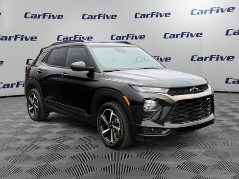 Used 2023 Chevrolet TrailBlazer RS w/ Sun and Liftgate Package image 8