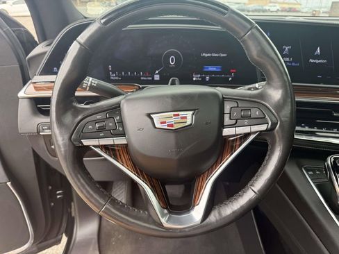 Used 2022 Cadillac Escalade ESV Premium Luxury image 18