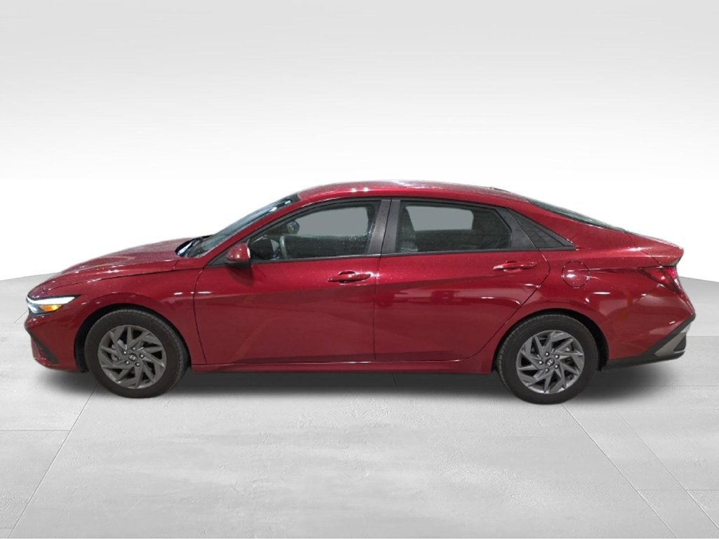 Used 2024 Hyundai Elantra SEL FWD image 10