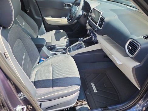 New 2025 Hyundai Venue Limited image 9
