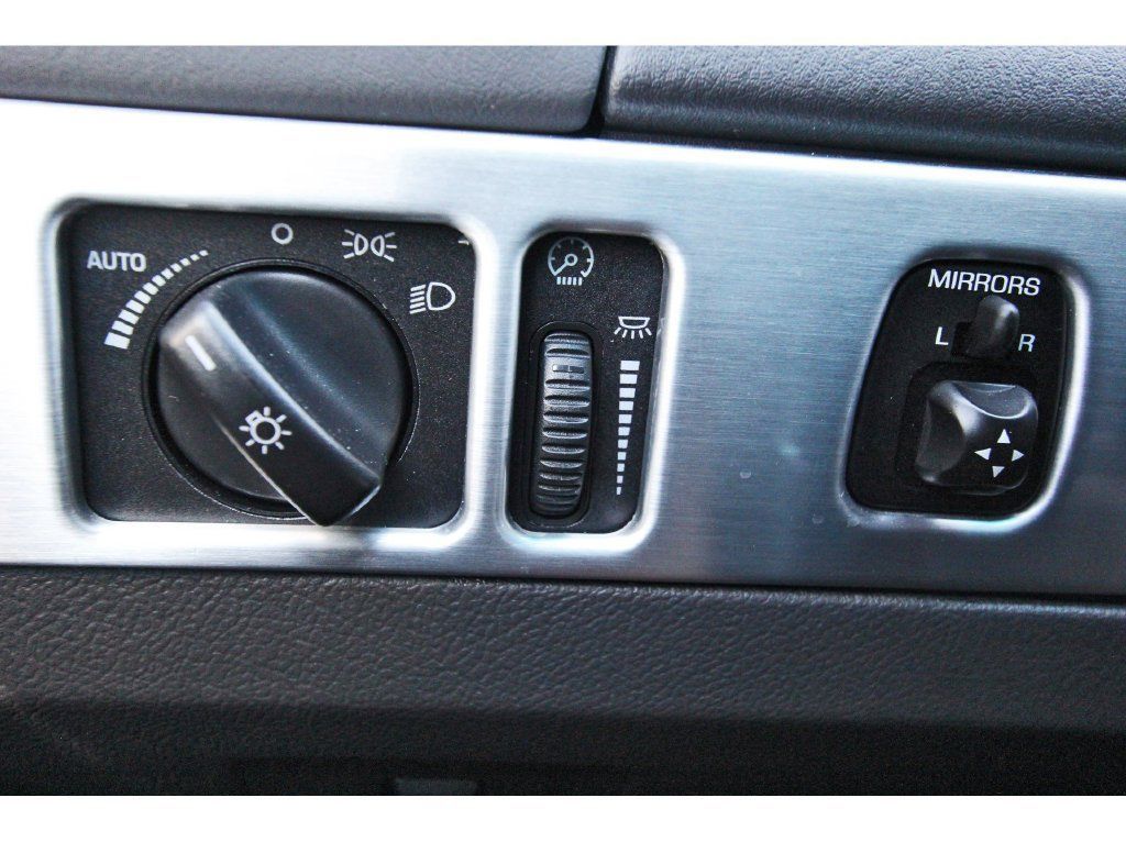 Used 2002 Ford Thunderbird RWD image 15