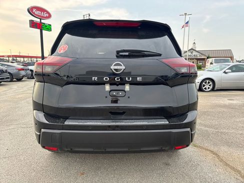 New 2026 Nissan Rogue SV image 4