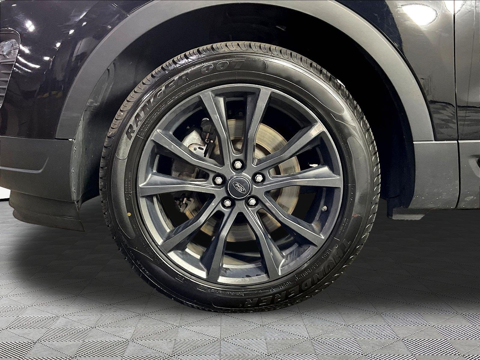 Used 2018 Ford Explorer XLT w/ Equipment Group 202A AWD/4WD image 34