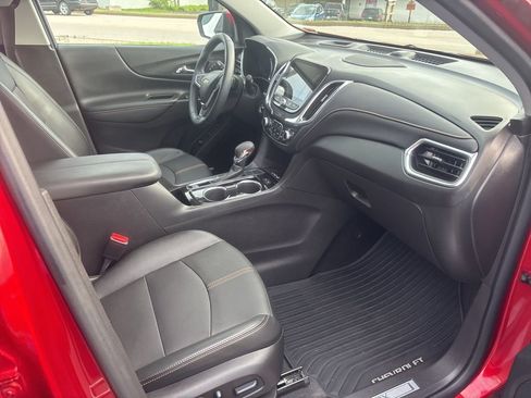 Used 2023 Chevrolet Equinox Premier image 8